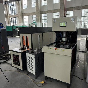 سعر ماكينة نفخ زجاجة الحيوانات الأليفة شبه الأوتوماتيكية 5 جالون/معدات مع محرك مكون رئيسي - Product Image 1