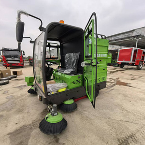 آلة تنظيف سيارات تجارية صناعية، كاسحة شوارع كبيرة تعمل بالركوب مع مكونات أساسية للمحرك - Product Image 1