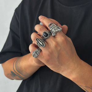 Set di 5 Anelli Gotici Trendy in Lega con Mummia, Vampiro, Bara, Diavolo, Teschio, Anelli Aperti da Uomo, Gioielli Punk Rock per Halloween - Product Image 4