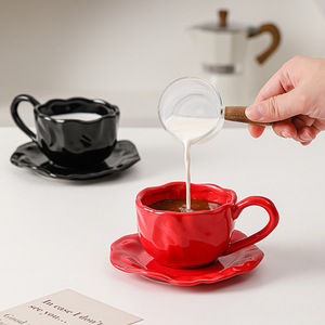 Tazas y Platillos de Café de Cerámica Negros y Rojos, Tazas de Cerámica para el Hogar con Logotipo Personalizado - Product Image 2