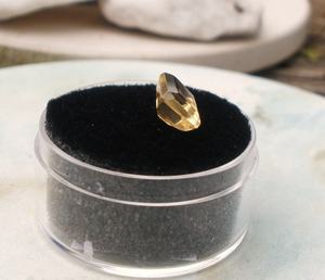 Gema de Citrino Natural con Corte Esmeralda, Verde, 7x5mm, Grado AAA, Certificada por Terceros, Excelentes Gemas para Joyería - Product Image 3