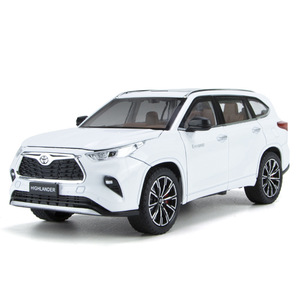 Modèle de <span class=keywords><strong>voiture</strong></span> Land Cruiser LC300 à l'échelle 1:24 en métal moulé sous pression avec télécommande, son, lumière et fonction de recul - Jouet de construction en métal - Product Image 5