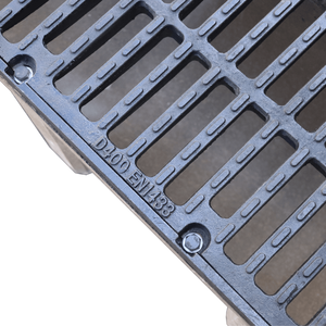 <span class=keywords><strong>Caniveau</strong></span> de drainage linéaire en béton polymère avec <span class=keywords><strong>grille</strong></span> en <span class=keywords><strong>fonte</strong></span> <span class=keywords><strong>D400</strong></span>, drain de tranchée robuste pour routes et parkings - Product Image 3