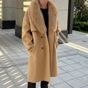 Nouvelle mode manteaux longs en fourrure de <span class=keywords><strong>laine</strong></span> de mouton véritable <span class=keywords><strong>manteau</strong></span> en <span class=keywords><strong>laine</strong></span> de <span class=keywords><strong>cachemire</strong></span> de chameau pour hommes avec col en fourrure de renard - Product Image 2