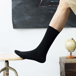 Chaussettes noires <span class=keywords><strong>mi</strong></span>-mollet <span class=keywords><strong>en</strong></span> <span class=keywords><strong>coton</strong></span>, chaussettes décontractées <span class=keywords><strong>en</strong></span> sac OPP, chaussettes de sport tricotées, vente <span class=keywords><strong>en</strong></span> gros, chaussettes longues pour hommes, automne et hiver - Product Image 3