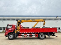 Camion à plat SINOTRUK HOWO 6300KGS 190HP avec grue de 6.3 tonnes