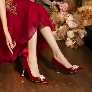 Zapatos elegantes para fiestas, estilo charol - tacones de aguja negros con punta en pico y sandalias para mujer - Product Image 6