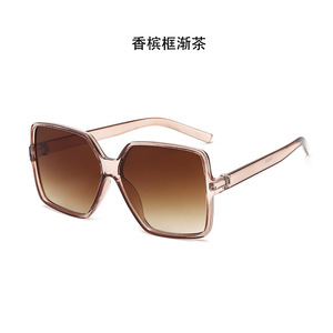 <span class=keywords><strong>Gafas</strong></span> <span class=keywords><strong>de</strong></span> <span class=keywords><strong>sol</strong></span> cuadradas <span class=keywords><strong>polarizadas</strong></span> One Piece Trendy PC para mujeres y hombres disponibles en marcos blancos transparentes y rosas - Product Image 5