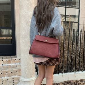 Retro Matte Texture Tote Bag For Women Large Capacity Commuter Shoulder Bag Solid Color Anker Red With <b>Lock</b> Closure - Product Image 4