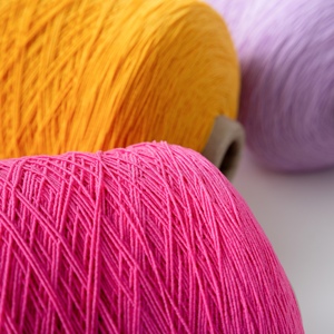 Tissu confortable au toucher, fil uniforme, haute qualité 100 #   Fil de caoutchouc recouvert de latex teint, à âme filée, pour le tricot de chaussettes - Product Image 2