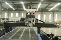 Precio de Fábrica: Router CNC de 3 Cabezales con Eje Rotatorio 1530 1325 para Grabado y Procesamiento de MDF, Acrílico, PVC, Piedra y Metal