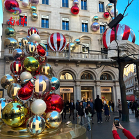 Sapin de Noël créatif en ballons, décoration géante en boule miroir scintillante, exposition extérieure pour les centres commerciaux et les places publiques