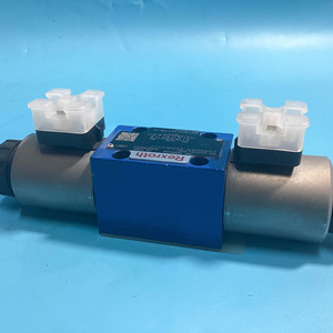 โซลินอยด์ควบคุมทิศทางแบบสัดส่วน R900954056 4WRA6W15-2X/G24K4/V สำหรับระบบไฮดรอลิก 315 บาร์ สำหรับอุตสาหกรรม - Product Image 1