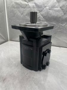 อุปกรณ์เสริมรถปั๊มคอนกรีต รุ่น KP30.82D0-06SU ปั๊มเกียร์ - Product Image 1