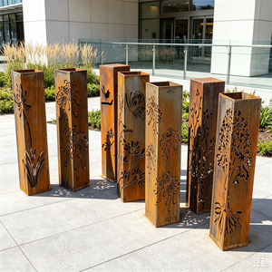 Borne lumineuse carrée en acier Corten, finition patine de rouille légère, découpée au laser, pour éclairage décoratif de chemin de jardin - Product Image 6