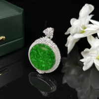 Pendentif en jadéite birmane naturelle de qualité A, forme ronde, jadéite verte de haute qualité, pendentif en jadéite pour femmes, cadeau en jadéite (avec NGTC)