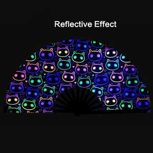 Abanicos de mano grandes reflectantes UV con diseño de hongos, abanicos de mano de PVC transparente personalizados, abanicos plegables con logo impreso personalizado al por mayor - Product Image 3