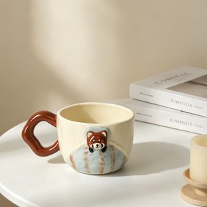 Taza de café de cerámica Chaozhou con diseño creativo estilo Ins, con tapa de panda de dibujos animados, para uso en exteriores, alta calidad. - Product Image 3