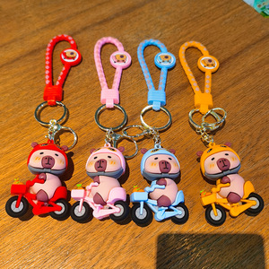 Llavero de gel de silicona Capibara en bicicleta, regalo de dibujos animados, llavero de anime lindo, colgante para bolso empaquetado individualmente - Product Image 3