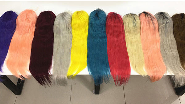 Perruques de couleur