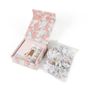 Caja de Regalo Magnética Rígida con Relieve Crown Win, Caja de Cartón Rosa para Rompecabezas Japoneses, Caja de Ropa Corrugada Secreta Biodegradable Personalizada - Product Image 6