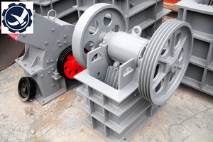 Trituradora de Mandíbulas Pequeña PE 150x250, Trituradora de Roca Portátil con Motor Diésel para <span class=keywords><strong>Mini</strong></span> Canteras - Product Image 2