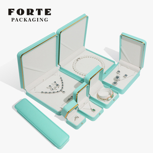 Boîtes d'emballage de bijoux de luxe FORTE, boîtes à bagues personnalisées avec lignes dorées, cuir PU écologique, logo personnalisé - Product Image 1