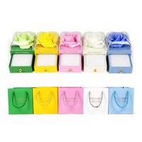 Nouvelles boîtes cadeaux de luxe modernes en papier, personnalisées avec logo imprimé et gaufré, pour bijoux, avec fermeture à cordon, pour bracelets simples
