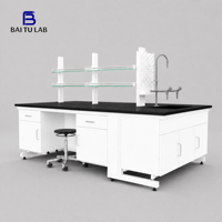 Tables de laboratoire résistantes aux produits chimiques avec armoire et évier pour mobilier scientifique, fournies par Lab Casework Suppliers.