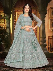 Lehenga Choli semi-cousu de style indien, exquis et brodé, pour adultes, par Hinda Designer, entièrement orné de pierres Zarkan et de diamants - Product Image 2
