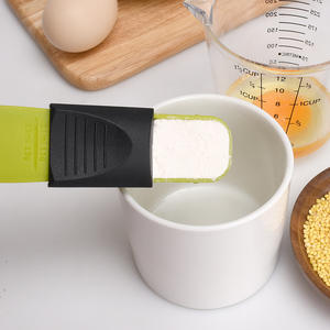 <span class=keywords><strong>Cuchara</strong></span> medidora ajustable de plástico portátil de doble cara en <span class=keywords><strong>gramos</strong></span> cucharas medidoras de polvo para cocina hornear sal de azúcar - Product Image 4