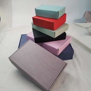 Boîte rigide en carton brun personnalisée avec lamination mate, matériaux recyclés imprimés, emballage pour chaussures, boîte d'expédition - Product Image 4