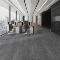 Dalles de moquette de bureau en nylon Plencolor 100 % de haute qualité 2026 – Revêtement de sol économique de Chine 33,3x100 cm