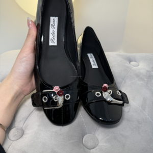 Scarpe Eleganti da Donna in Pelle Verniciata PU con Tacco Medio per Negozi di Moda - Product Image 3