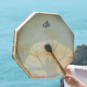 SUCCESS Tamburi Sciamanici Rotondi Fatti a Mano 40-60cm a Basso Prezzo con Pelle di Capra Naturale, Percussioni Premium con Borsa e Battente - Product Image 1