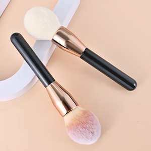 Pinceau à poudre à tête large en poils synthétiques type ampoule, manche en bois, n'absorbe pas la poudre, poils doux et moelleux, pour fond <span class=keywords><strong>de</strong></span> teint - Product Image 2