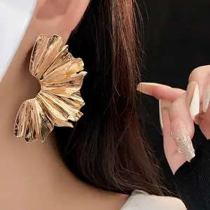 时尚饰品优雅合金不规则花朵耳钉夸张18k金色叶子金属耳坠女性耳环