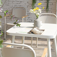 CDG Fauteuil contemporain en métal et bois au fini blanc Idéal pour les salles à manger et les terrasses