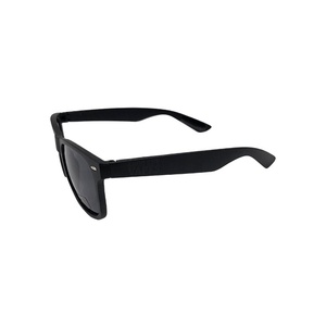 Unisex Fashion Colorful PC <b>Frame</b> Polarized Sun Glasses Custom Logo Printed UV Protection Plastic Sunglasses - Product Image 5