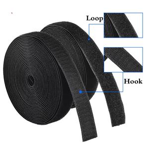 Zwaarbelastbaar klittenband met zelfklevende achterkant voor het bevestigen van automatten, antislip klittenband - Product Image 1