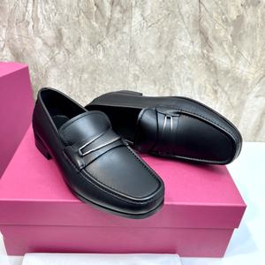 Mocasines de Hombre de Alta Calidad, Adornados con Hebillas Metálicas, Ideales para Vestimenta Formal, Duraderos y Fáciles de Mantener, Ferragamos - Product Image 4