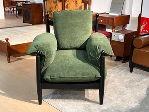Fauteuil moderne de luxe en tissu rayé, style vintage mi-siècle, avec structure en bois massif, pour salon ou hôtel - Product Image 5