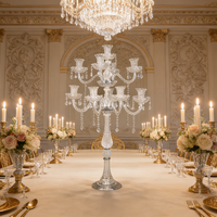 Porte-bougie en cristal élégant de qualité supérieure avec base en métal haute pour centre de table de réception de mariage et décoration intérieure sophistiquée