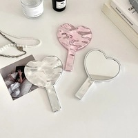 Miroir de maquillage à main de forme carrée avec logo personnalisé miroir à cils de salon miroir à main en forme de cœur rose galvanisé pour fille