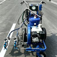 Machine manuelle de marquage routier avec une largeur maximale de 20 cm pour une utilisation de marquage extra large