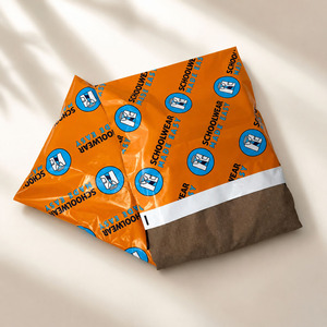 Enveloppe en plastique personnalisée avec logo, vert mat, mignonne, écologique, pour expédition et emballage postal, vente en gros - Product Image 2