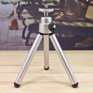 Mini trípode de aluminio con bloqueo de perilla y capacidad de carga de 0,5 kg para fotografía con teléfono móvil - Product Image 3