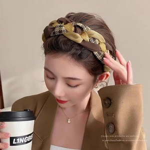 Diadema a cuadros retro de moda para mujer, perfecta para salidas de otoño e invierno, versátil, elegante, diadema gruesa. - Product Image 3