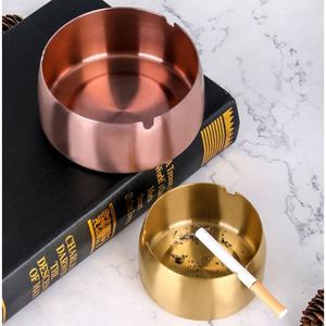 ที่เขี่ยบุหรี่สแตนเลสพร้อมโลโก้กำหนดเองในห้องรับแขกร้านอาหารและกันลม - Product Image 6