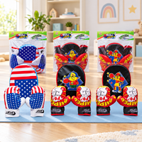 Ensemble de gants de boxe pour enfants avec deux gants jouets et fermeture à sangle de poignet, accessoire de jeu de rôle de boxe pour enfants à partir de 3 ans